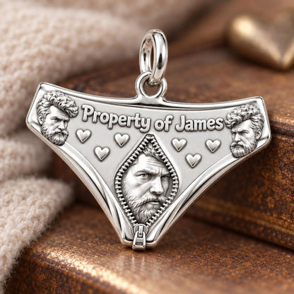 Playful Property Of Charm Bracelet – Personalized Couple Gift – macro detail of the charm