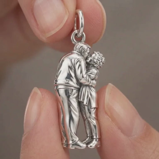 Eternal Embrace Photo Charm Bracelet – Personalized Couple Gift – product video