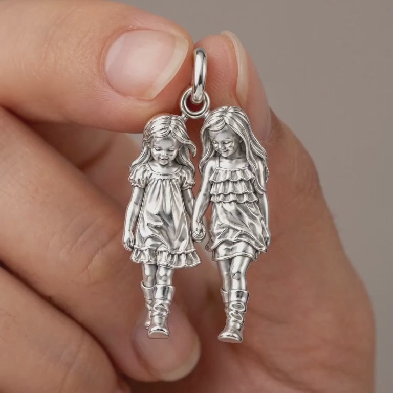 Hand in Hand Sisters Charm Bracelet – Personalized Mom Gift – product video
