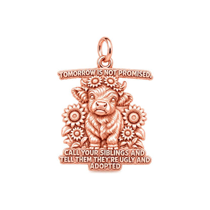 Sassy Highland Cow Charm Bracelet – Personalized Sibling Gift – rose gold 3 cm charm, front view