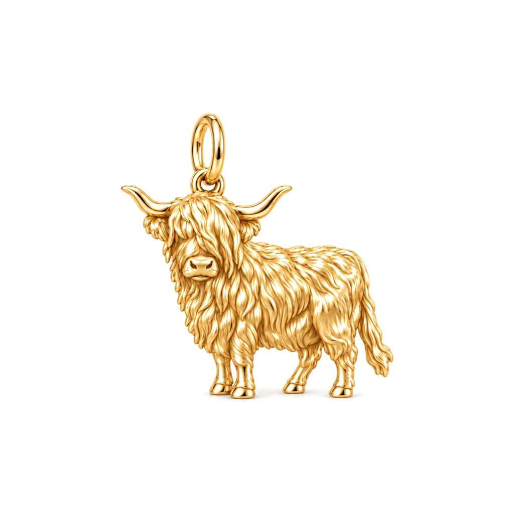 Shaggy Highland Cow Charm Bracelet – Personalized Mom Gift – 18K gold charm, front view
