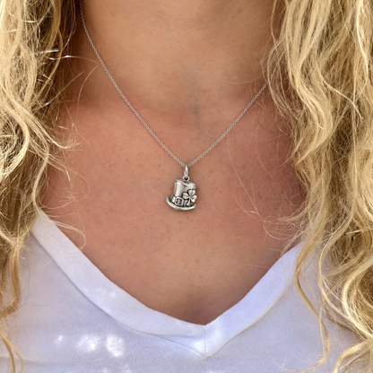 Shamrock Hat Charm — Model | charm-topics-remaining-444-2026-09-14 | topic-037