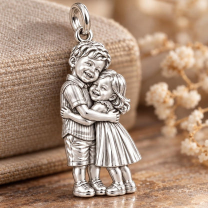 Sibling Sweetheart Hug Charm Bracelet – Personalized Mom Gift – macro detail of the charm