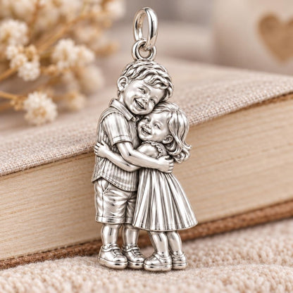 Sibling Sweetheart Hug Charm Bracelet – Personalized Mom Gift – macro detail of the charm