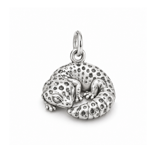 Sleeping Leopard Gecko Charm — Silver | charm-topics-remaining-444-2026-09-14 | topic-369