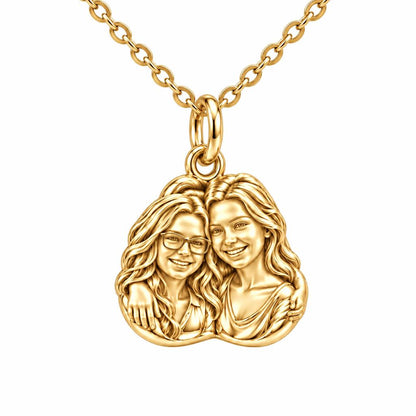 Soul Sisters Portrait Charm Necklace Set – 18K gold, front view