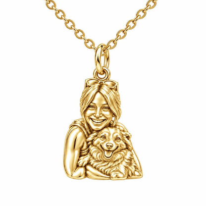 Soulmate Hug Portrait Charm Necklace Set – 18K gold, front view