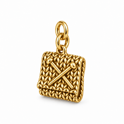 Knitting Needles and Scarf Charm | gold | 2ae646b2d60c2c1866ba8f5bcd9391a37f4dd6b4c1f55e29ee9f0c15828142d3