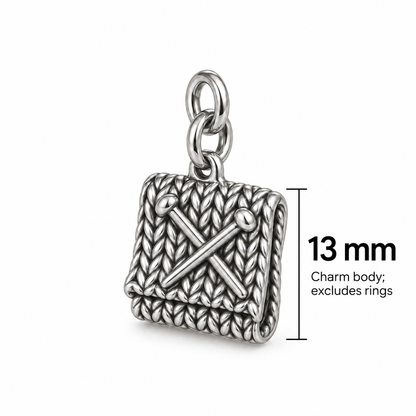 Knitting Needles and Scarf Charm | size | 4dc682bf0b88b6e38654bba1533ff4d993cd28e22e00a3612a4294ac5b06e038