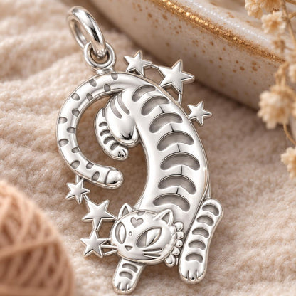 Starlight Stretchy Cat Charm Bracelet – Personalized Cat Mom Gift – macro detail of the charm