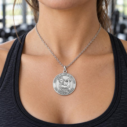 Strong Soul Gym Lady Charm Necklace Set – worn / in use