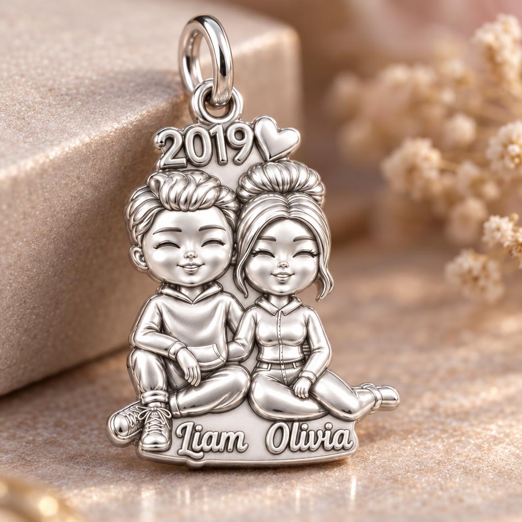 Sweet Couple Soulmates Charm Bracelet – Personalized Couple Gift – macro detail of the charm