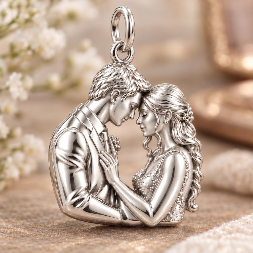 Tender Forehead Kiss Charm Bracelet – Personalized Couple Gift – macro detail of the charm