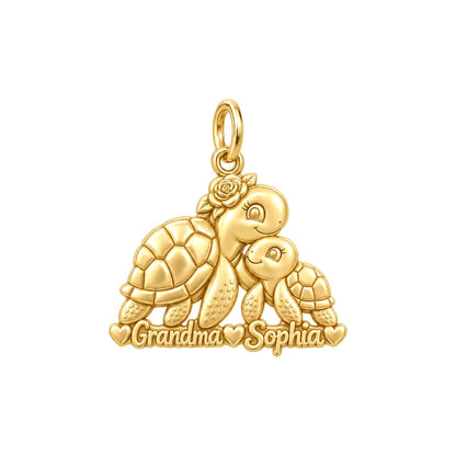Tender Sea Turtle Charm Bracelet – Personalized Grandma Gift – 18K gold plated 3 cm charm, front view