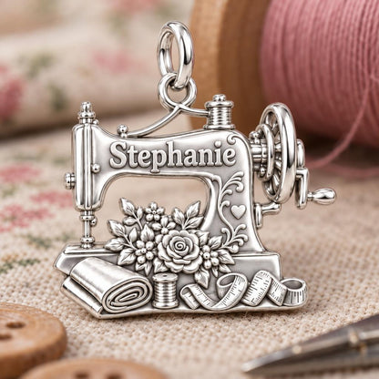 Vintage Sewing Machine Charm Bracelet – Personalized Quilter Gift – macro detail of the charm