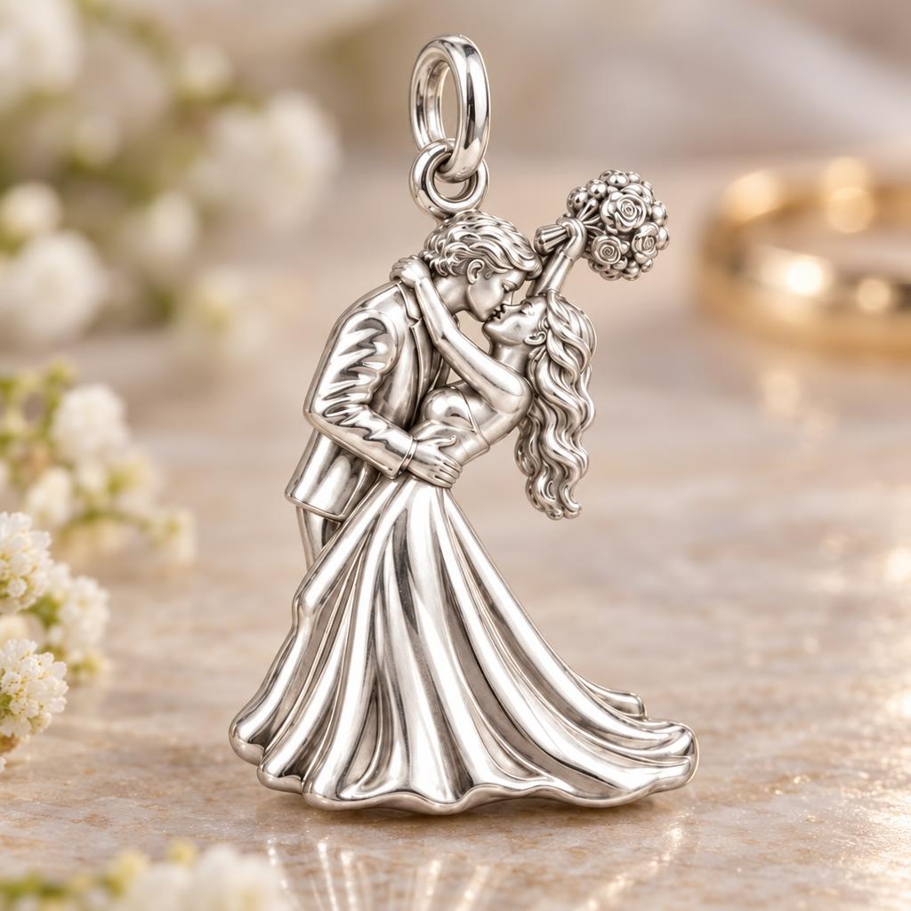 Wedding First Kiss Charm Bracelet – Personalized Couple Gift – macro detail of the charm