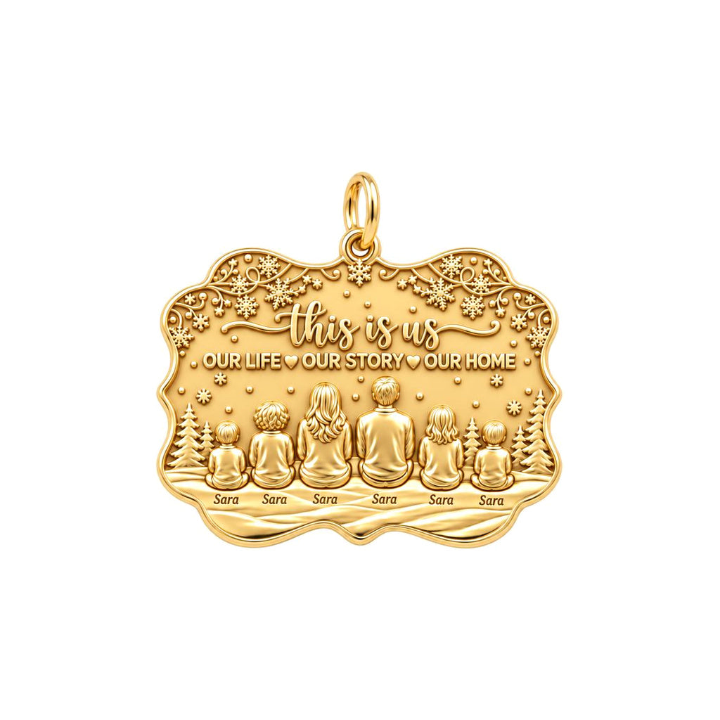 Winter Family Story Charm Bracelet – Personalized Mom Gift – 18K gold plated 3 cm charm, front view