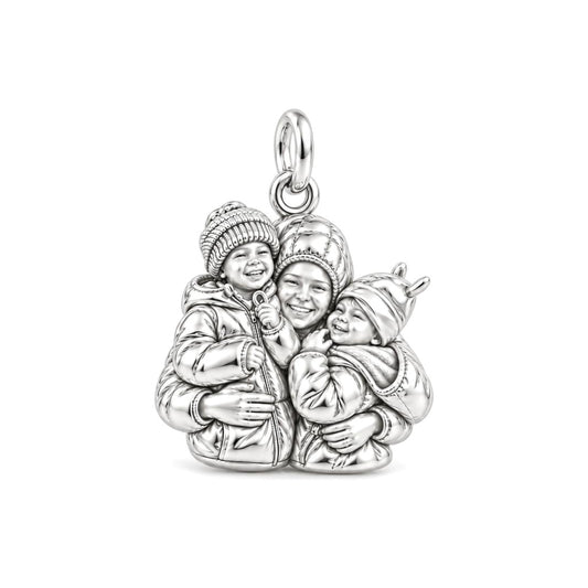 Winter Hug Portrait Charm Bracelet – Personalized Mom Gift – silver charm, front view